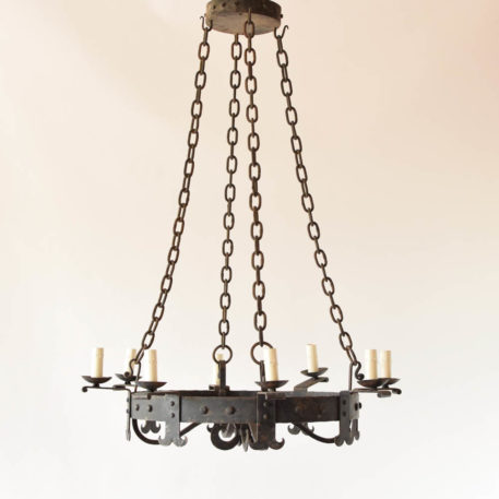 Rustic and round french chandelier with 8 lights