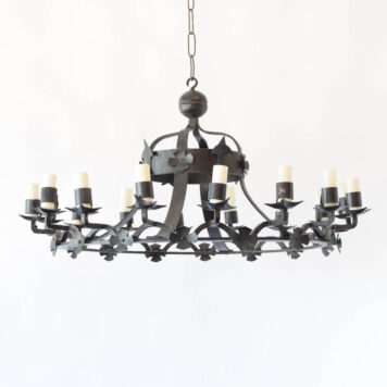 Large Spain iron chandelier with 16 lights in the form of a crown